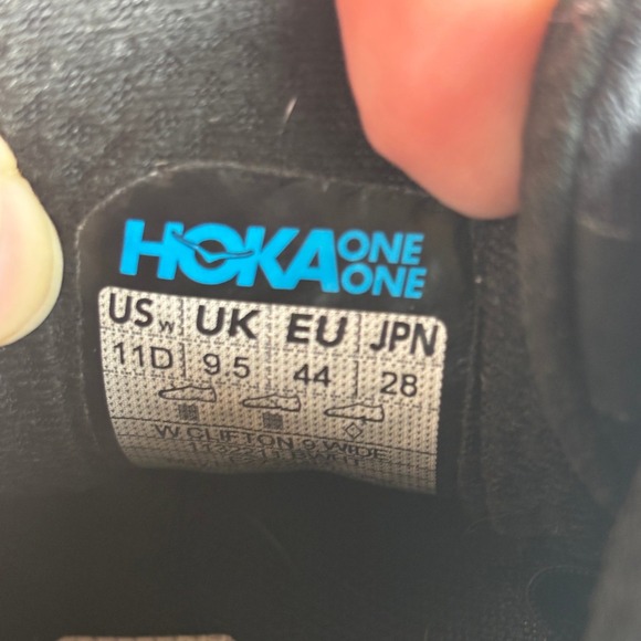 Hoka Clifton 9 Wide Womens 11D Black White Running Shoes 1132211 BWHT main image 4